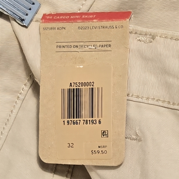 Levi's Khaki Cargo Mini Skirt - Picture 4 of 9